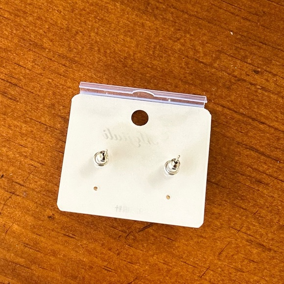 Studs - Picture 3 of 3